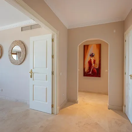 Sea View El Paraiso * 埃斯特波纳