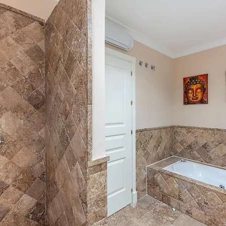 Sea View El Paraiso *