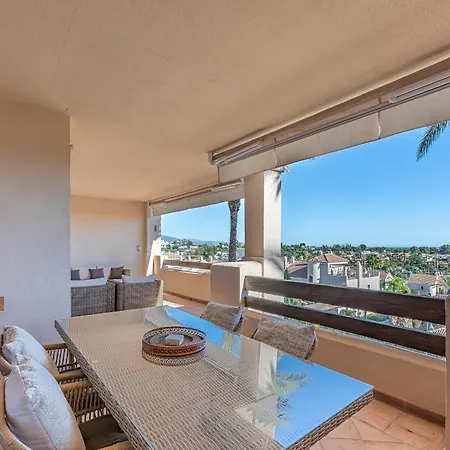 Sea View El Paraiso * 埃斯特波纳